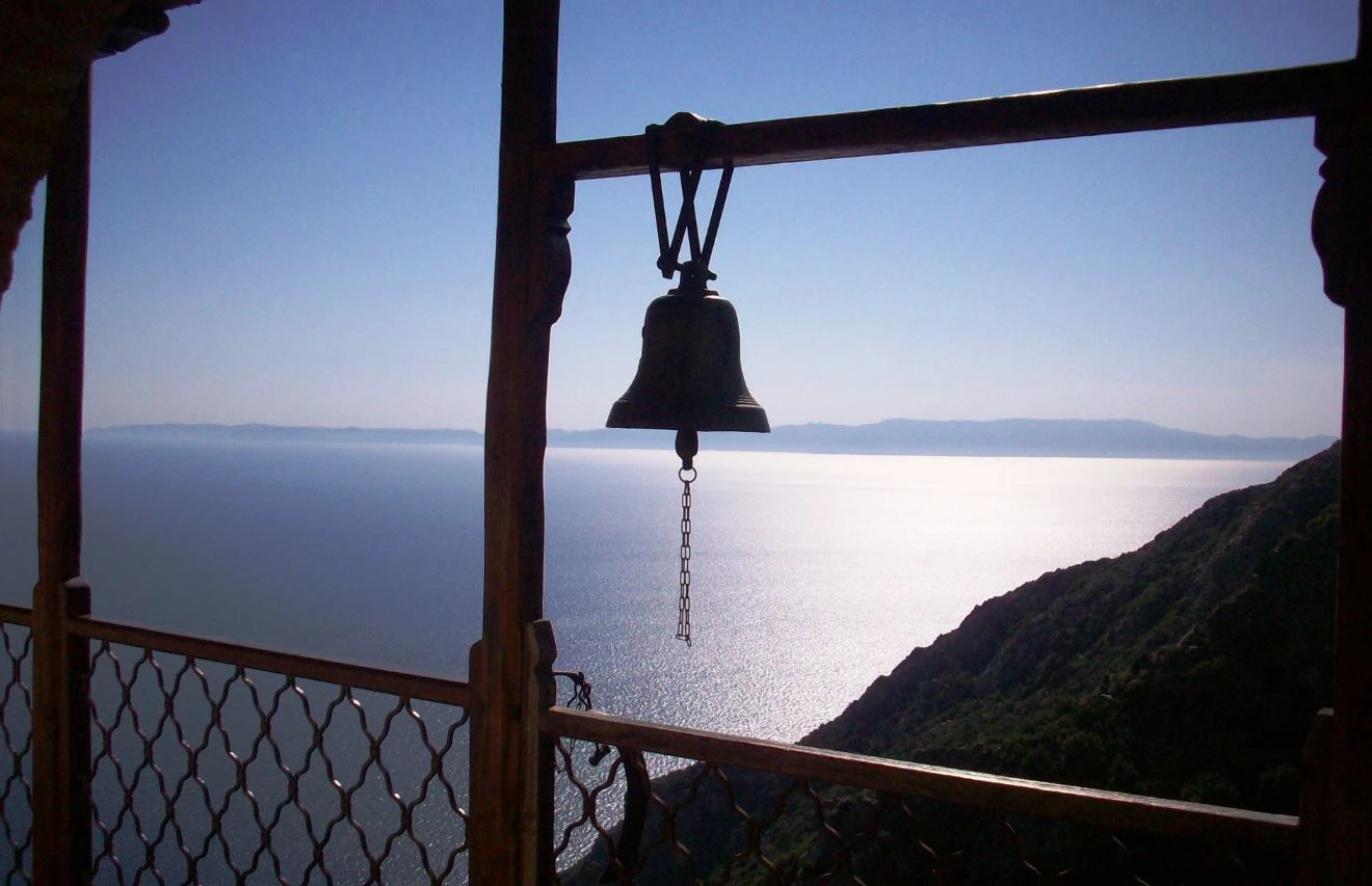 «Φραγγέλιο» και από τους Αγιορείτες για την προδοτική συμφωνία: Ανακοίνωση φωτιά κατά ΣΥΡΙΖαίων – Η οργή «πνίγει»την Κυβέρνηση